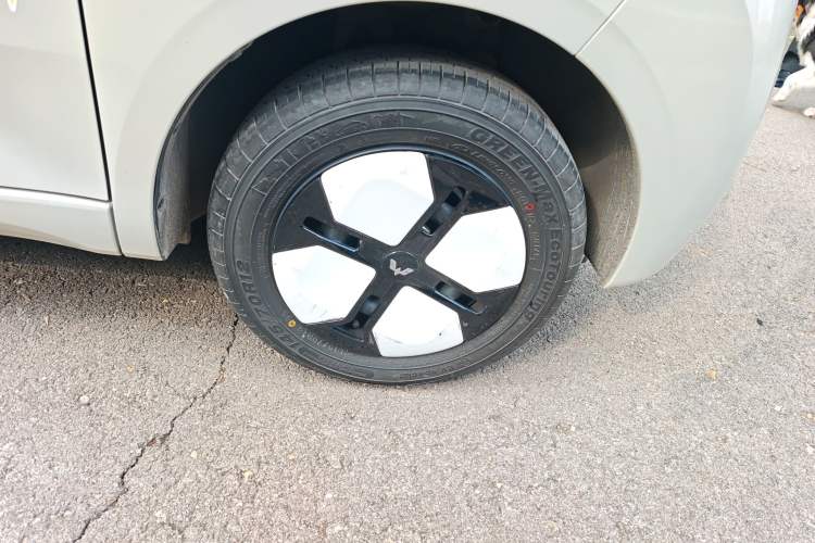 Used Wuling Hongguang MINIEV 2024 3rd Generation 215km Advanced Version
