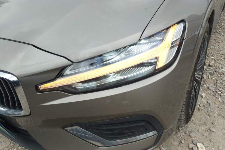 Used Volvo S60 2022 B4 Zhiyuan Luxury Edition
