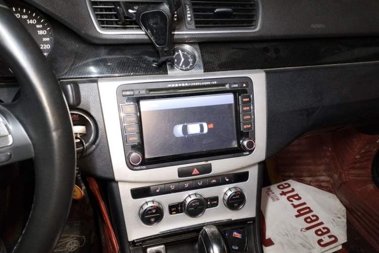 Used Volkswagen Magotan 2013 1.8TSI Luxury Model Audio And AC Panel