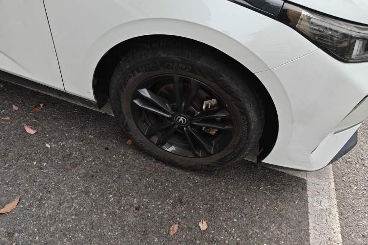 Used CHANGAN Eado DD 2023 Blue Whale NE 1.5T GDI DCT Luxury Edition Right Front Wheel Hub