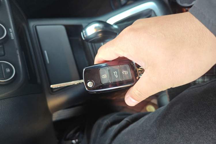 Used Volkswagen Tiguan 2016 280TSI Automatic Two-Wheel Drive Silk Road Comfort Edition Vehicle Key