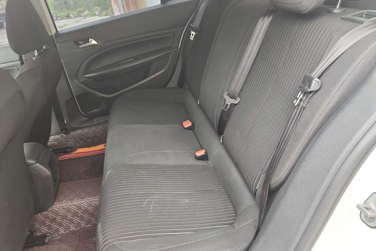 Used Peugeot 408 2014 1.8L Manual Leading Edition
