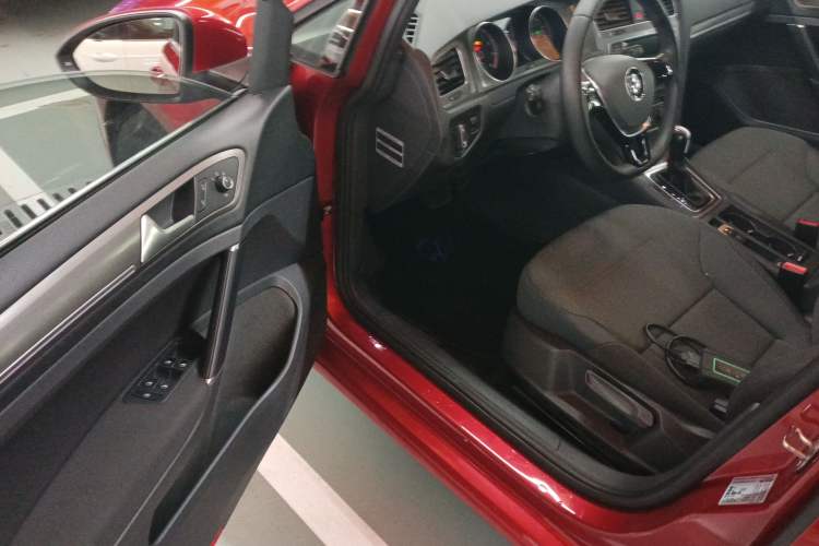 Used Volkswagen Golf 2015 1.6L Automatic Comfort Model
