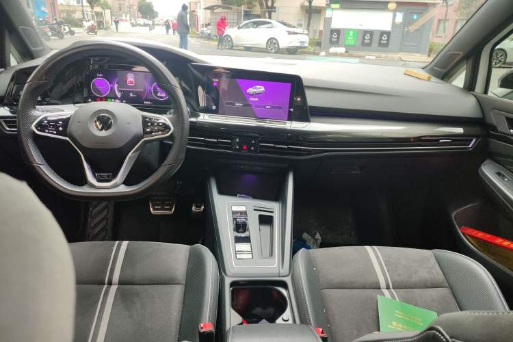 Used Volkswagen Golf 2023 Facelift 280TSI DSG R-Line Lite
