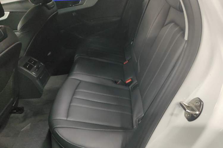 Used Audi A4L 2022 40 TFSI Luxury Dynamic Model