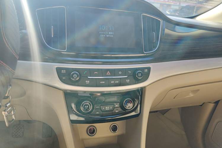 Used Baojun 730 2016 1.5T Manual Luxury Edition 7 Seats
