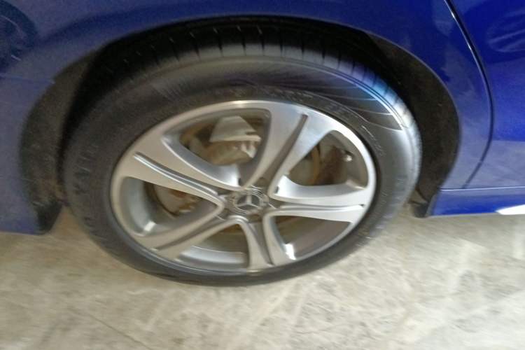 Used Mercedes-Benz C-Class 2019 C 260 L Sport Edition Right Rear Wheel Hub