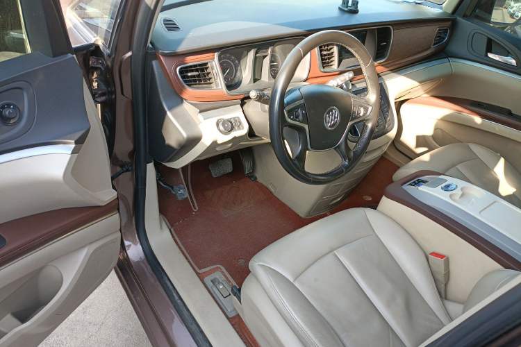 Used Buick GL8 2018 28T Luxury Model China VI Standard