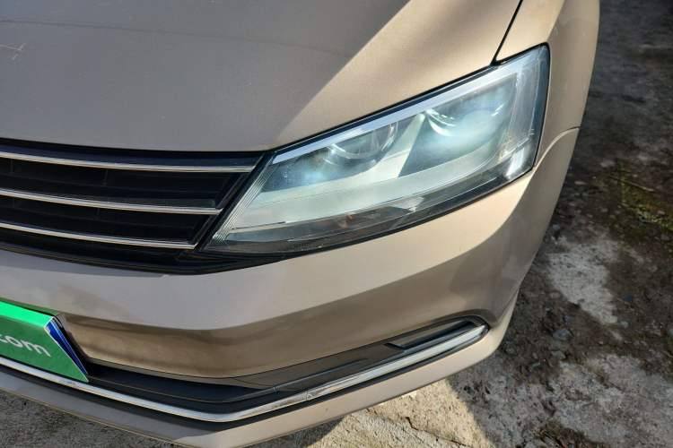 Used Volkswagen Sagitar 2016 230TSI 25th Anniversary Edition Left Front Headlight