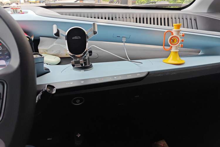 Used Wuling NAMMIEV 2021 Passion Edition Audio And AC Panel