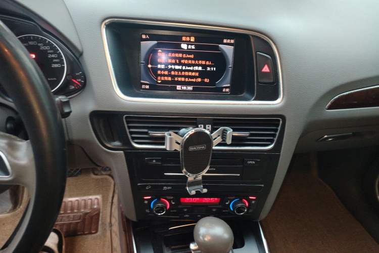 Used Audi Q5 2012 2.0TFSI Comfort Version Audio And AC Panel