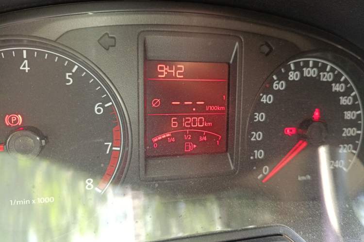 Used Volkswagen Jetta 2013 1.6L Manual Comfort Model Odometer Close Up