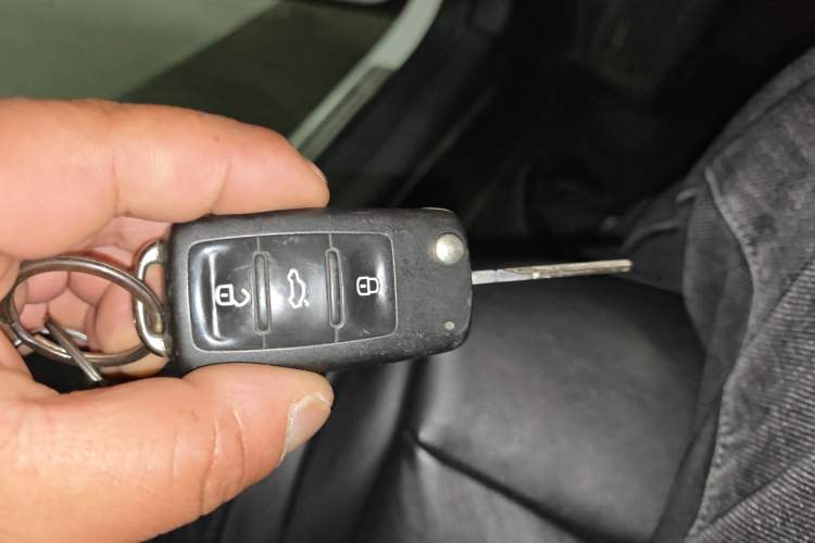 Used Volkswagen Gran Lavida 2013 1.4 TSI Automatic Comfort Model Vehicle Key