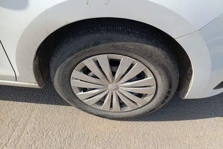 Used Volkswagen Santana 2019 1.5L Manual Fashion Edition China VI Standard Right Front Wheel Hub