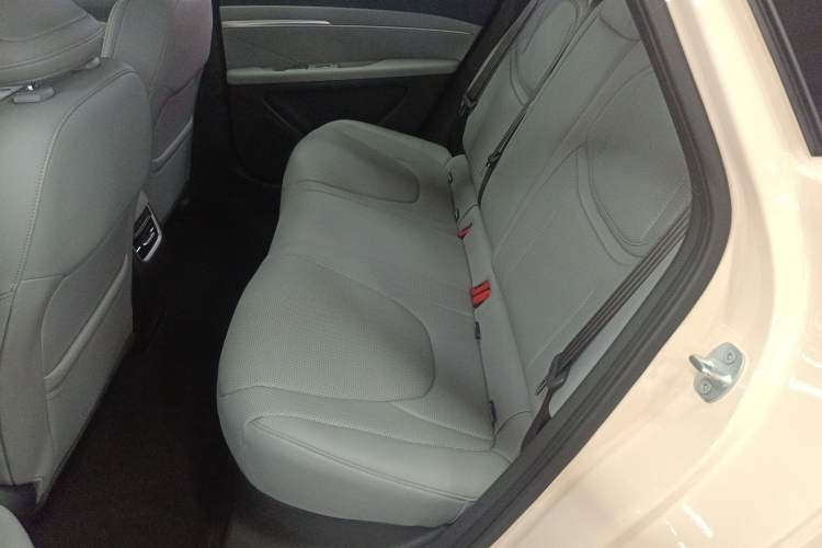 Used XPeng MONA M03 2025 600 with Ultra-Long Range Max Left Rear Seat