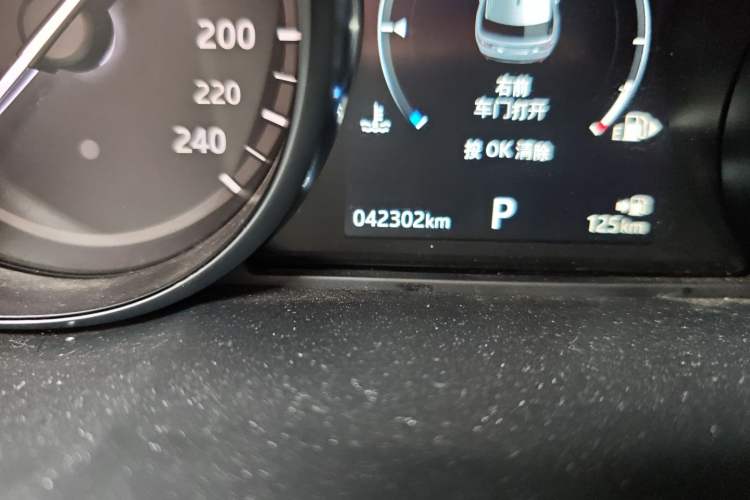 Used Land Rover Discovery Sport 2019 240 PS SE Version China VI Standard
