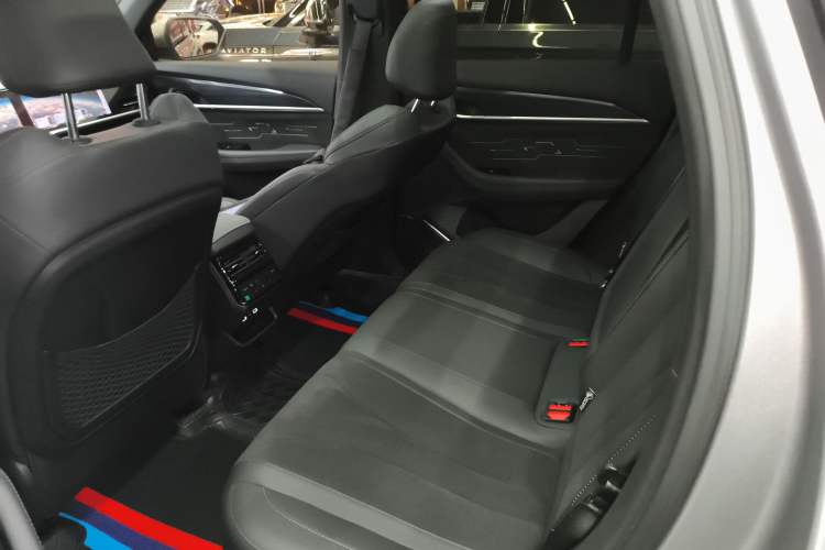 Used Geely Auto Monjaro L 2024 2.0TD High-Power Automatic Two-Wheel Drive Skyline Edition Left Rear Seat