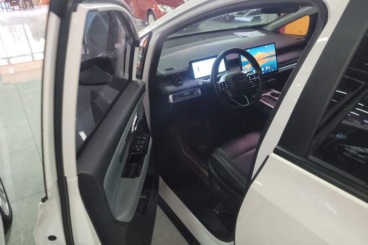 Used AION Y 2023 Plus 510 Smart Edition Driver Seat