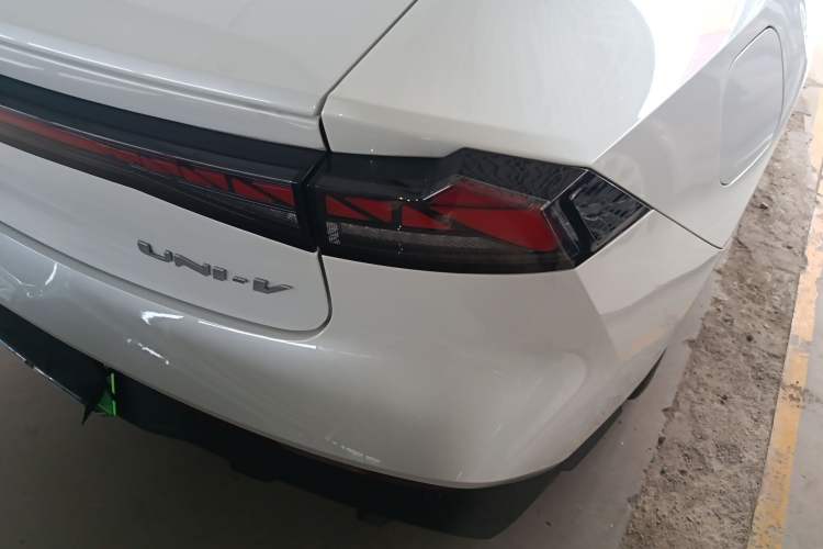 Used CHANGAN UNI-V iDD 2024 Blue Whale Smart Electric iDD 136km ZhiKu Model