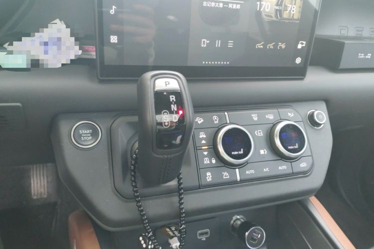 Used Land Rover Defender 2024 110 3.0T P400 X-DYNAMIC HSE Gear Lever