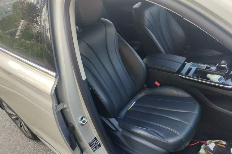 Used Roewe RX5 MAX 2019 300TGI Automatic Smart Cabin Luxury Edition