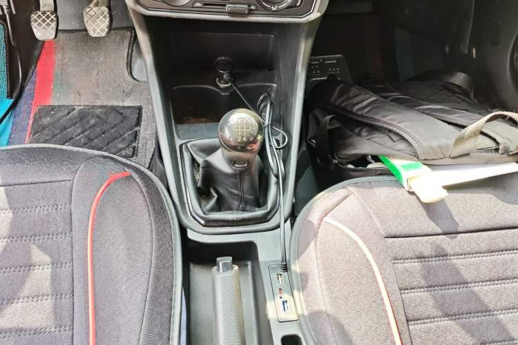 Used Volkswagen Santana 2016 1.4L Manual Fashion Edition Gear Lever