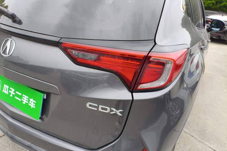 Used Acura CDX 2016 1.5T Two-Wheel Drive Deluxe Edition