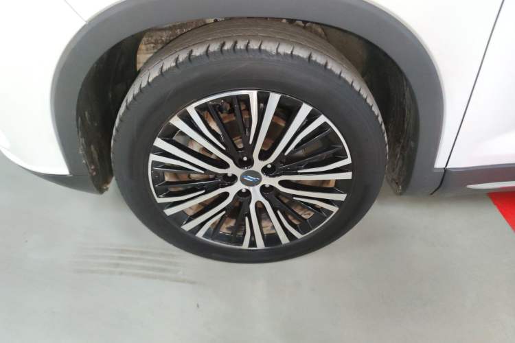 Used CHANGAN OSHAN X7 2021 1.5T Automatic Luxury Model Left Front Wheel Hub
