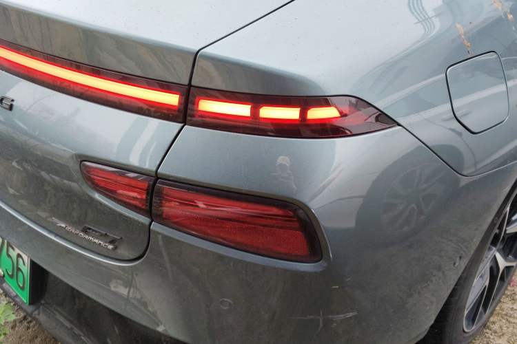 Used XPeng P7 2023 P7i 610 Pengyi Performance Edition Right Rear Taillight