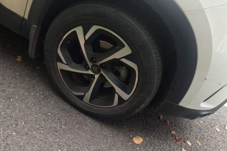 Used Citroen C5 AIRCROSS 2017 350THP Luxury Model Right Front Wheel Hub