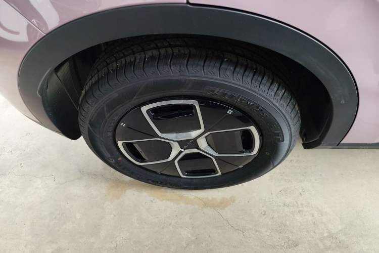 Used AION UT 2025 330 Starlight Edition Right Rear Wheel Hub