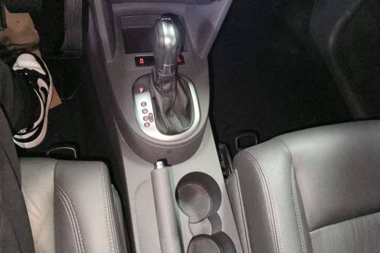 Used Volkswagen Touran 2015 1.4T DSG Comfort Edition 5 Seats Gear Lever