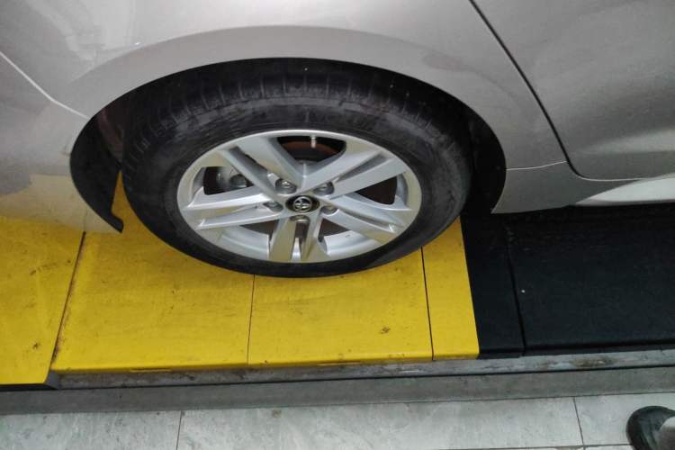 Used Toyota Levin 2023 2.0L Leading Edition Right Rear Wheel Hub