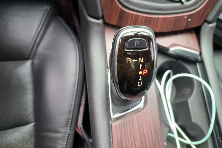 Used Cadillac XT5 2017 Anniversary Edition 25T Luxury Model