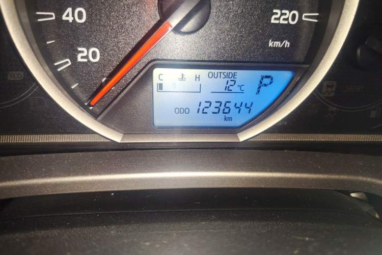 Used Toyota RAV4 2015 2.0L CVT Two-Wheel Drive Fashion Edition
