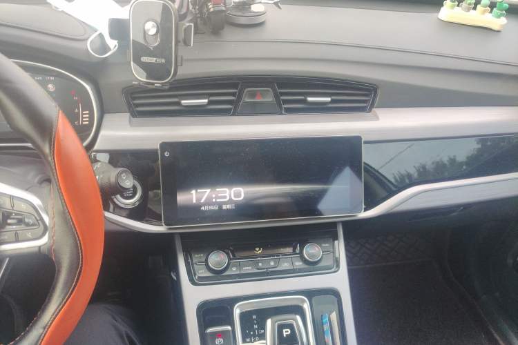 Used Geely Auto Emgrand X7 Sport 2020 1.8TD DCT Two-Wheel Drive Zhiya Model Audio And AC Panel