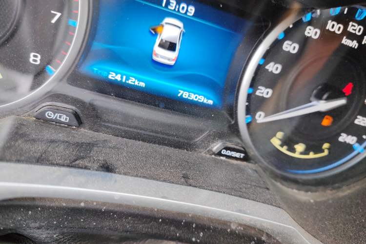 Used Geely Auto Emgrand 2016 Sedan 1.5L Manual Luxury Model