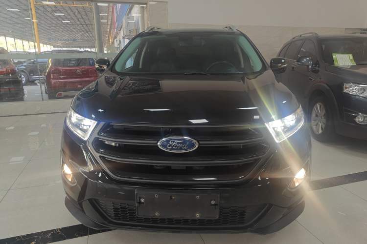 Used Ford Edge 2017 EcoBoost 245 Two-Wheel-Drive Sporty 7-Seater
