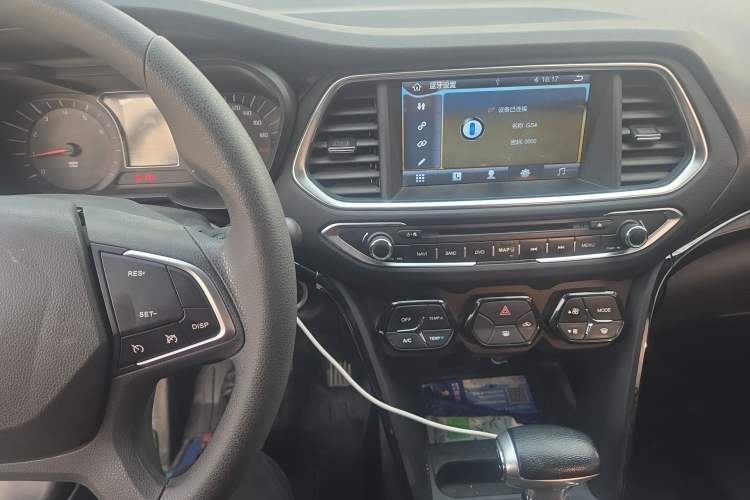 Used GAC Trumpchi GS4 2015 200T G-DCT Elite Edition Audio And AC Panel