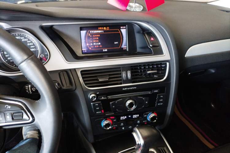 Used Audi A4L 2016 35 TFSI Collector's Edition Automatic Standard Model Audio And AC Panel