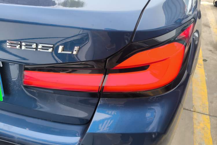 Used BMW 5 Series 2021 525Li M Sport Package Right Rear Taillight