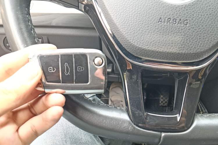 Used Volkswagen Bora 2021 1.5L Automatic Elite Smart Connect Edition Vehicle Key