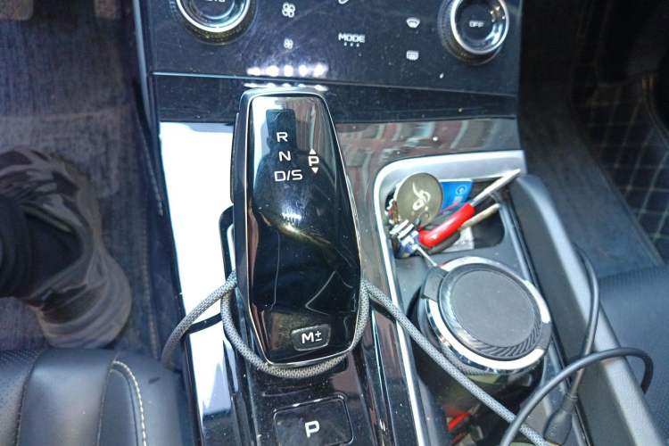 Used Bestune B70 2023 Third Generation 1.5T Automatic Enjoyment Version Gear Lever