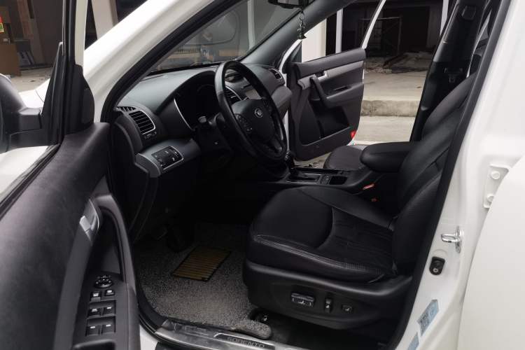 Used Kia Sorento 2013 2.4L 7-Seater Gasoline Luxury Edition China V Standard