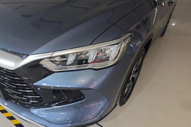 Used BYD Song Pro New Energy 2023 Champion Edition DM-i 110KM Beyond Model Left Front Headlight