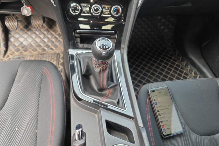 Used Venucia D60 2019 1.6L Entry Manual Fashion Edition
