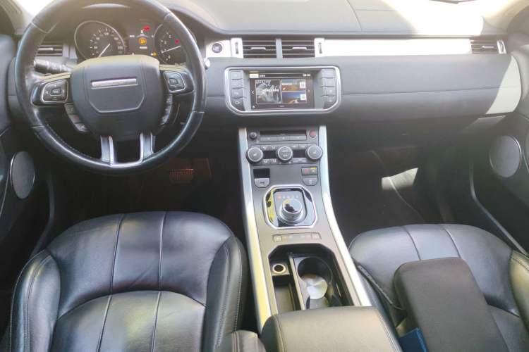 Used Land Rover Range Evoque 2016 2.0T SE Smart Glow Edition Center Console