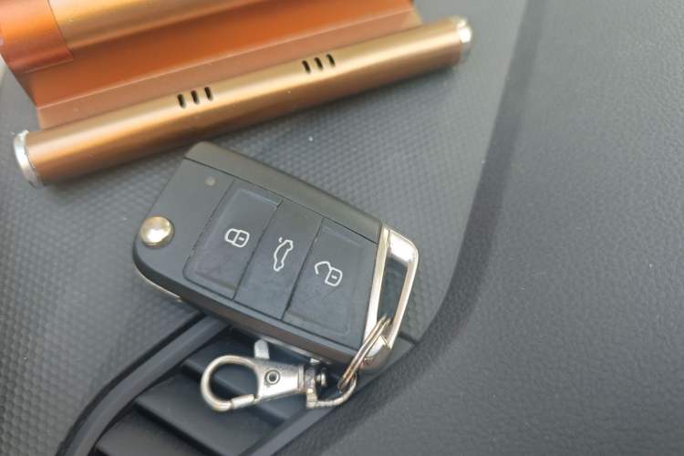 Used Volkswagen Tiguan L 2020 330TSI Automatic Two-Wheel Drive Smart Luxury Edition China VI Standard
