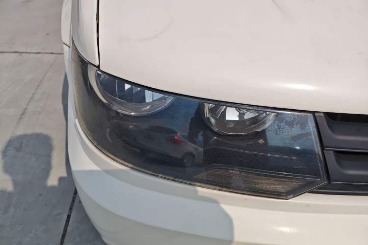 Used Volkswagen Jetta 2010 1.6L Vanguard Right Front Headlight