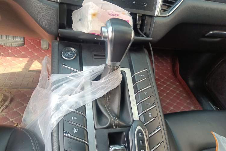 Used Zotye SR9 2017 2.0T Automatic Ultimate Light Edition
